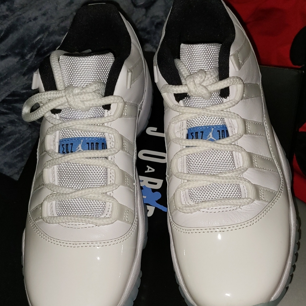 Jordan 11 Legend Blue sz 7Y